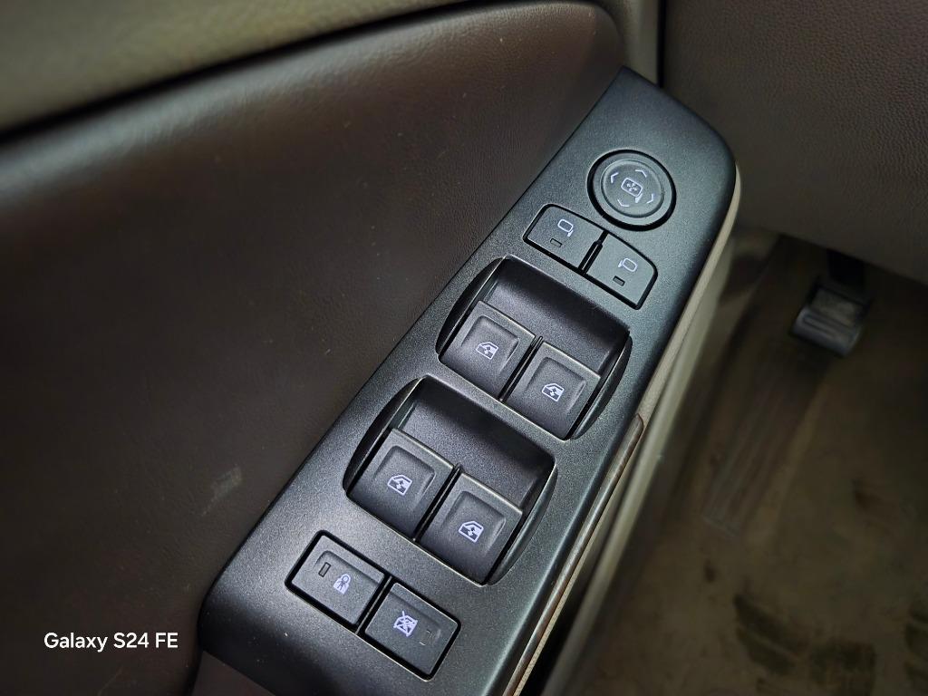 2016 Chevrolet Suburban 1500 LT photo