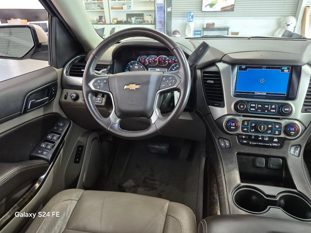 2016 Chevrolet Suburban 1500 LT photo