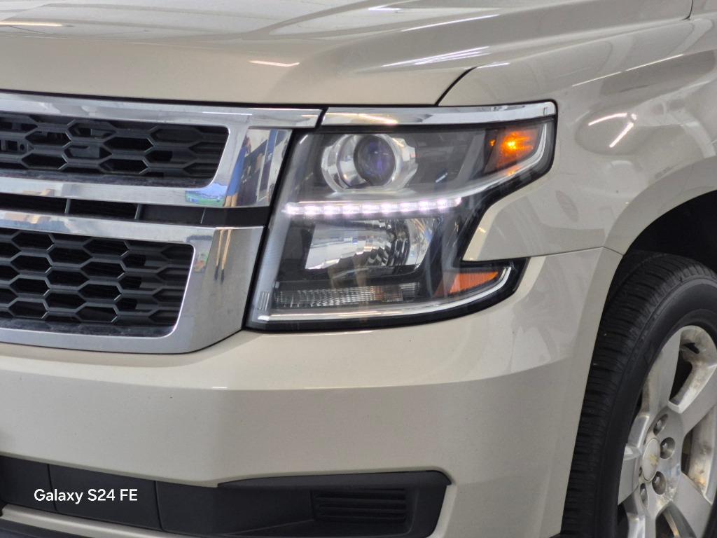 2016 Chevrolet Suburban 1500 LT photo