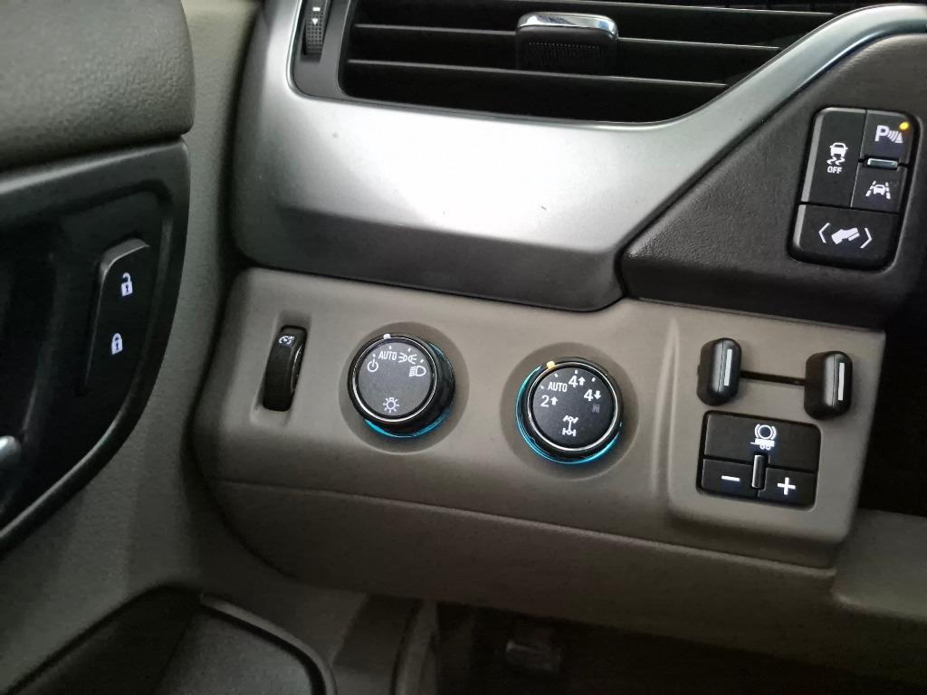 2016 Chevrolet Suburban 1500 LT photo