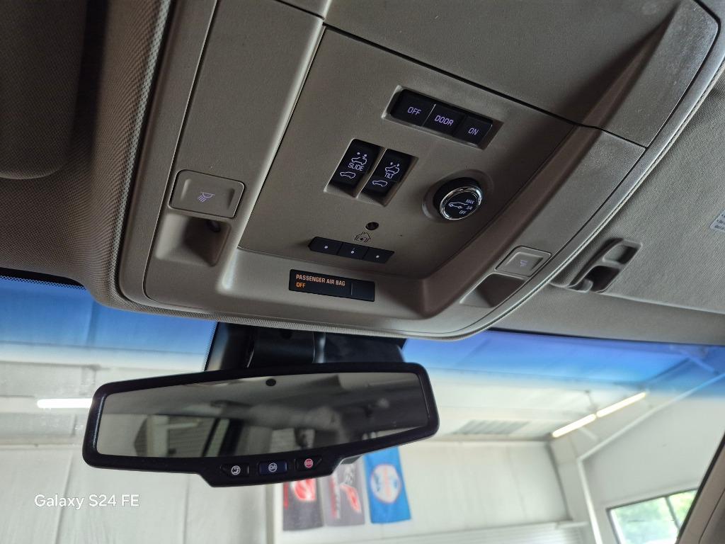 2016 Chevrolet Suburban 1500 LT photo