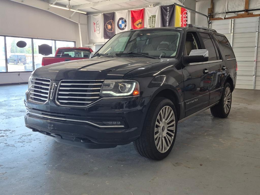 2015 Lincoln Navigator - $15,997