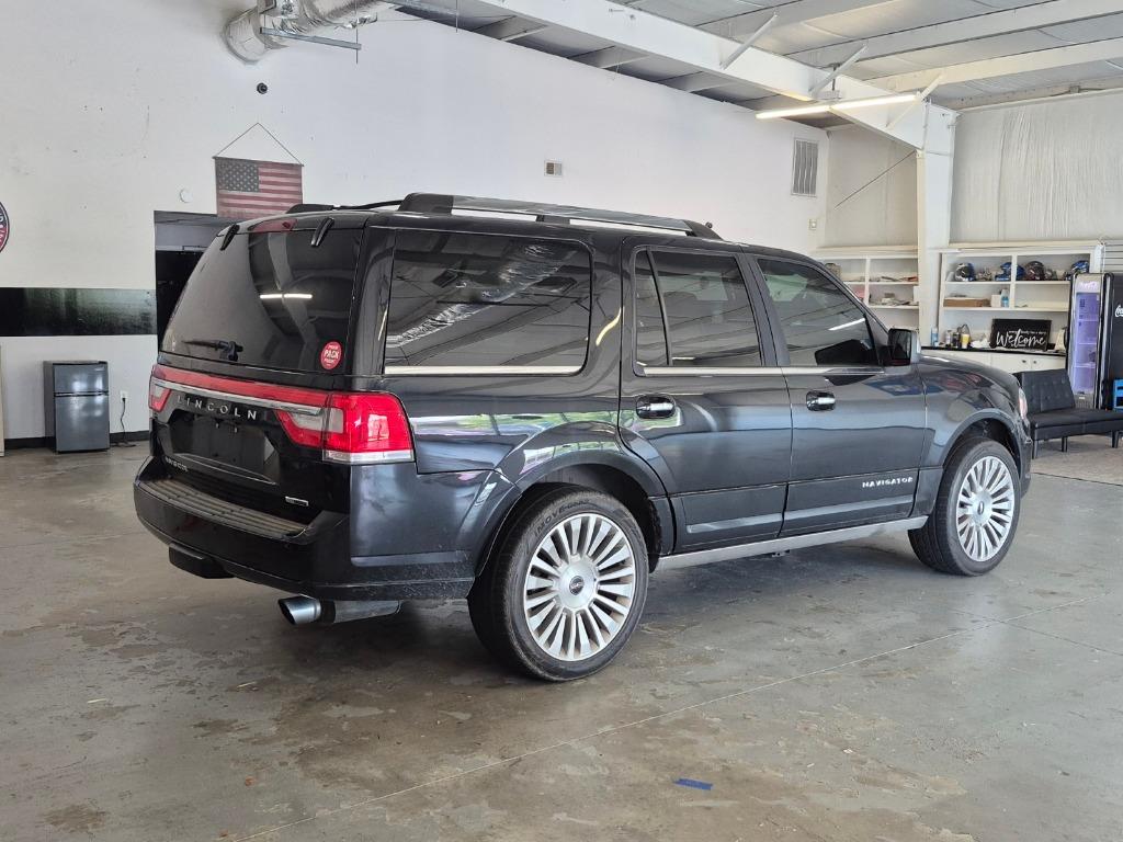 2015 Lincoln Navigator - $15,997