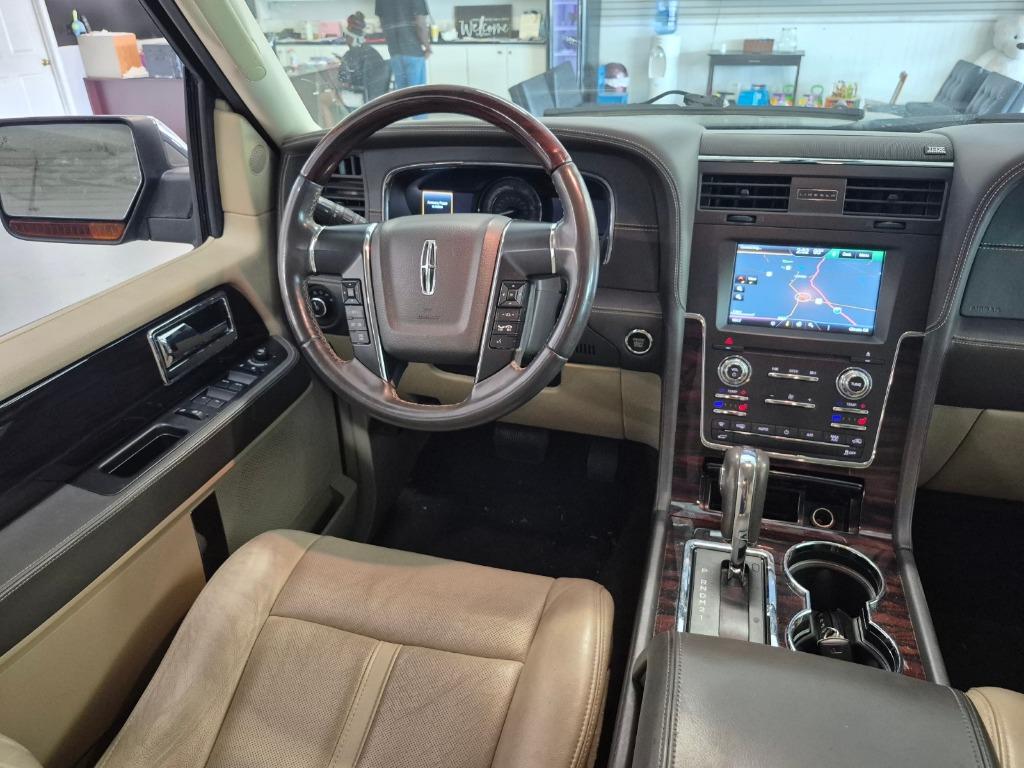 2015 Lincoln Navigator - $15,997
