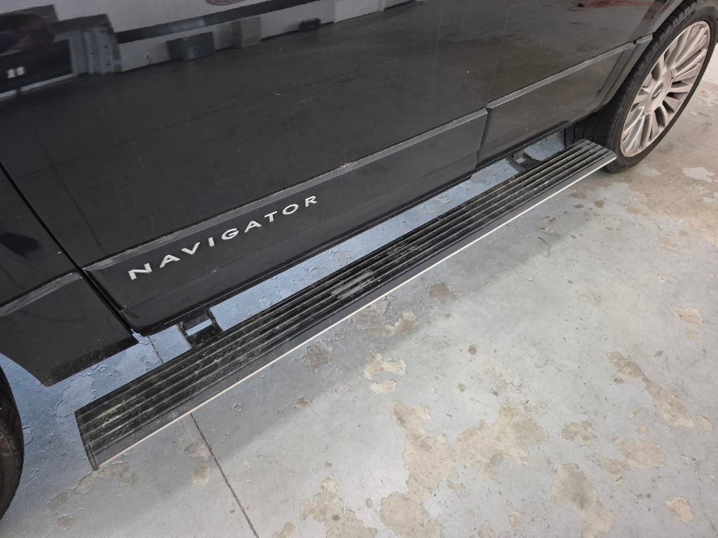 2015 Lincoln Navigator - $15,997