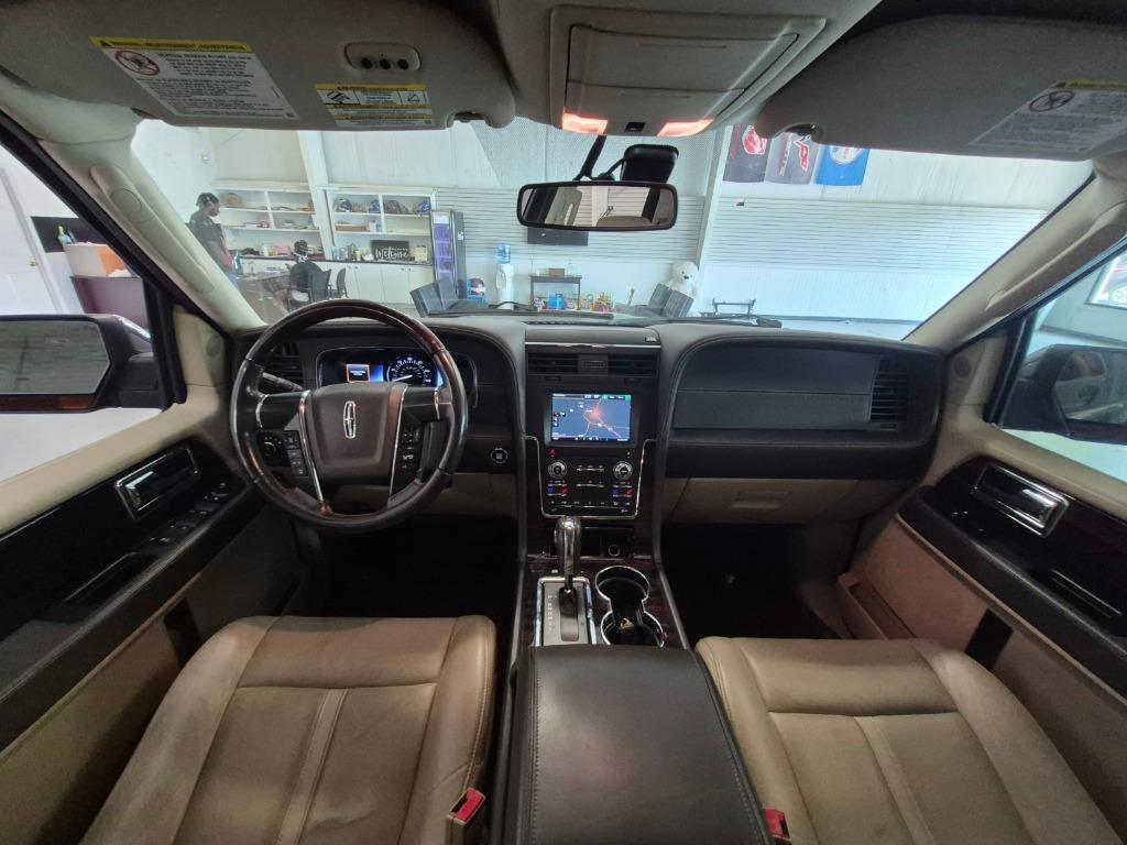 2015 Lincoln Navigator - $15,997
