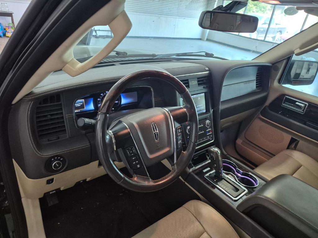 2015 Lincoln Navigator - $15,997