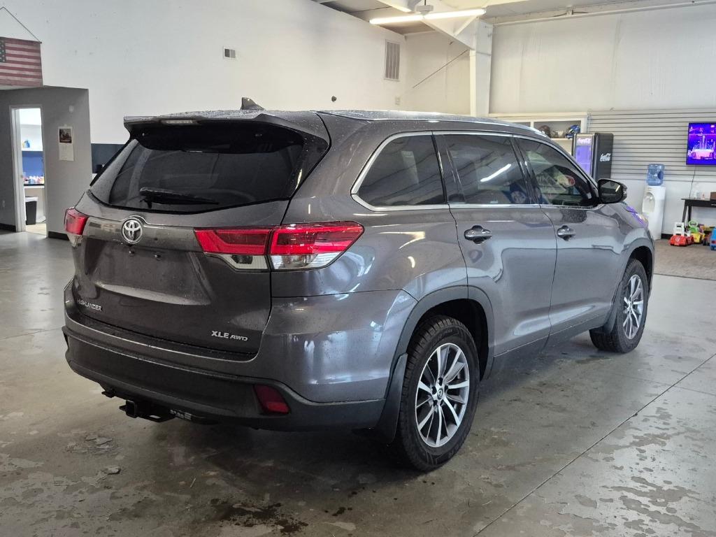 2019 Toyota Highlander - $23,997
