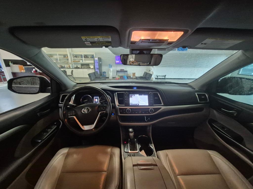 2019 Toyota Highlander - $23,997