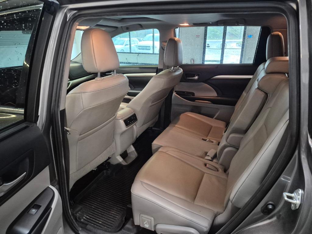 2019 Toyota Highlander - $23,997