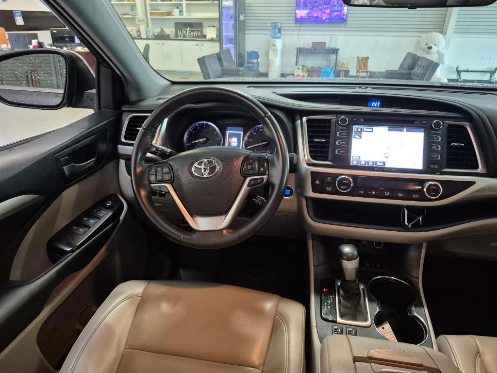 2019 Toyota Highlander - $23,997