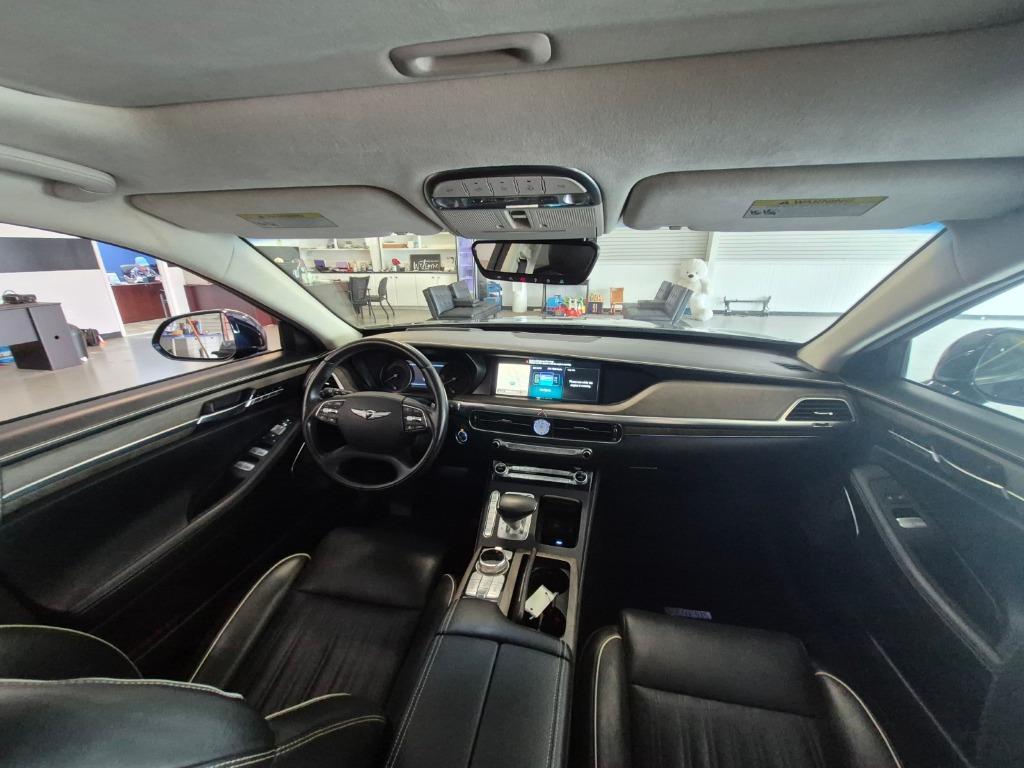 2020 Genesis G90 - $27,997
