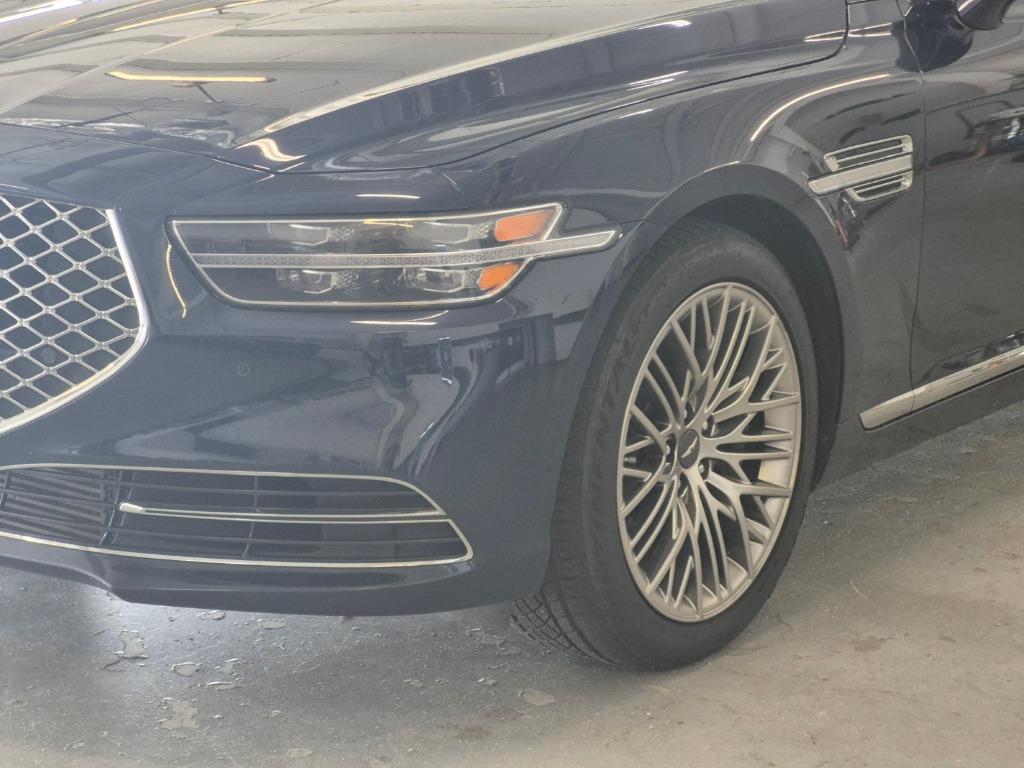 2020 Genesis G90 - $27,997