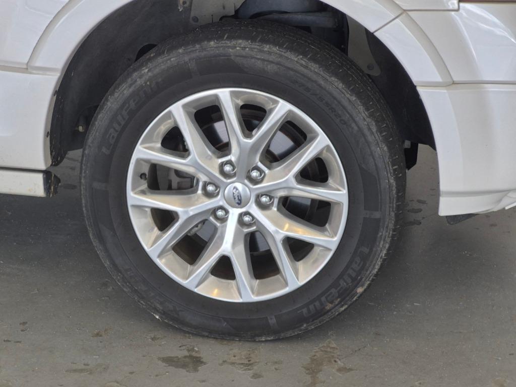 2017 Ford Expedition - $15,997