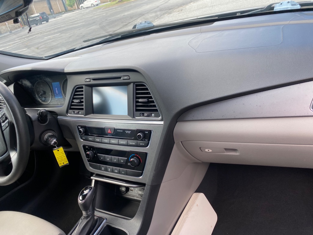 2017 Hyundai Sonata - $10,500