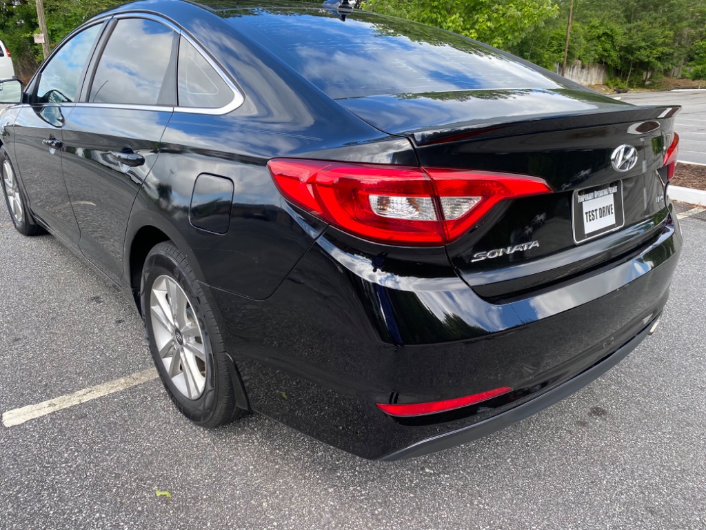 2017 Hyundai Sonata - $10,500