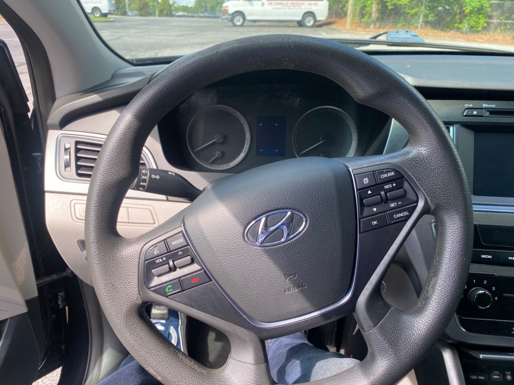 2017 Hyundai Sonata - $10,500