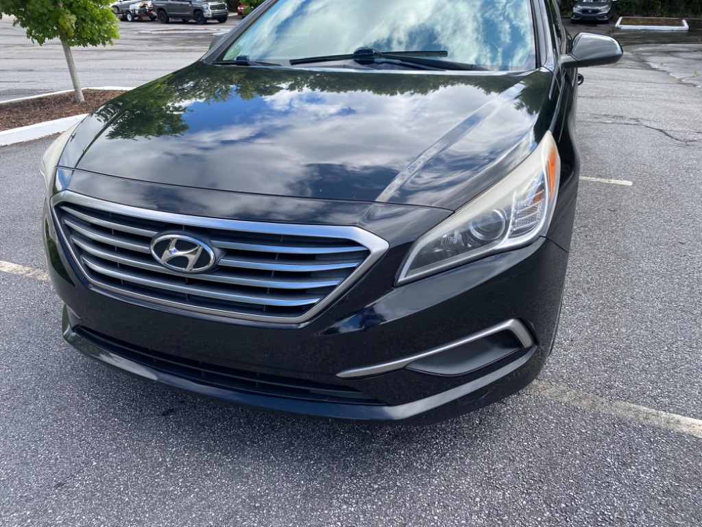 2017 Hyundai Sonata - $10,500