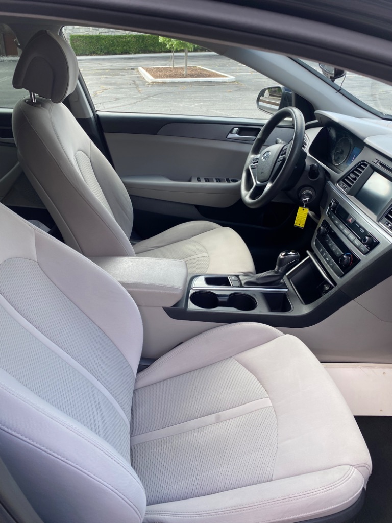 2017 Hyundai Sonata - $10,500