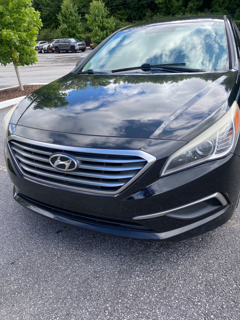 2017 Hyundai Sonata - $10,500