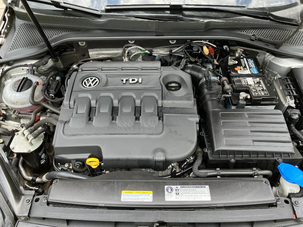 2015 Volkswagen Golf SportWagen S photo