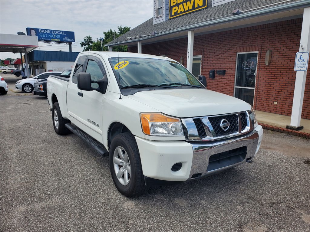 2014 Nissan Titan SV photo