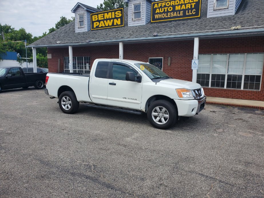 2014 Nissan Titan SV photo
