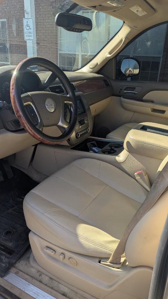 2007 GMC Yukon SLE photo
