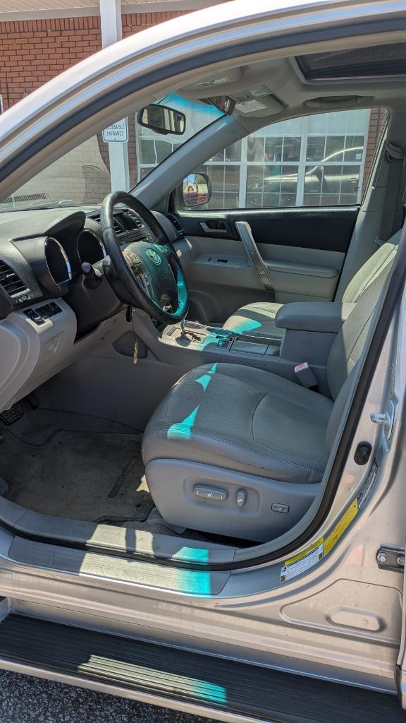 2009 Toyota Highlander Sport photo