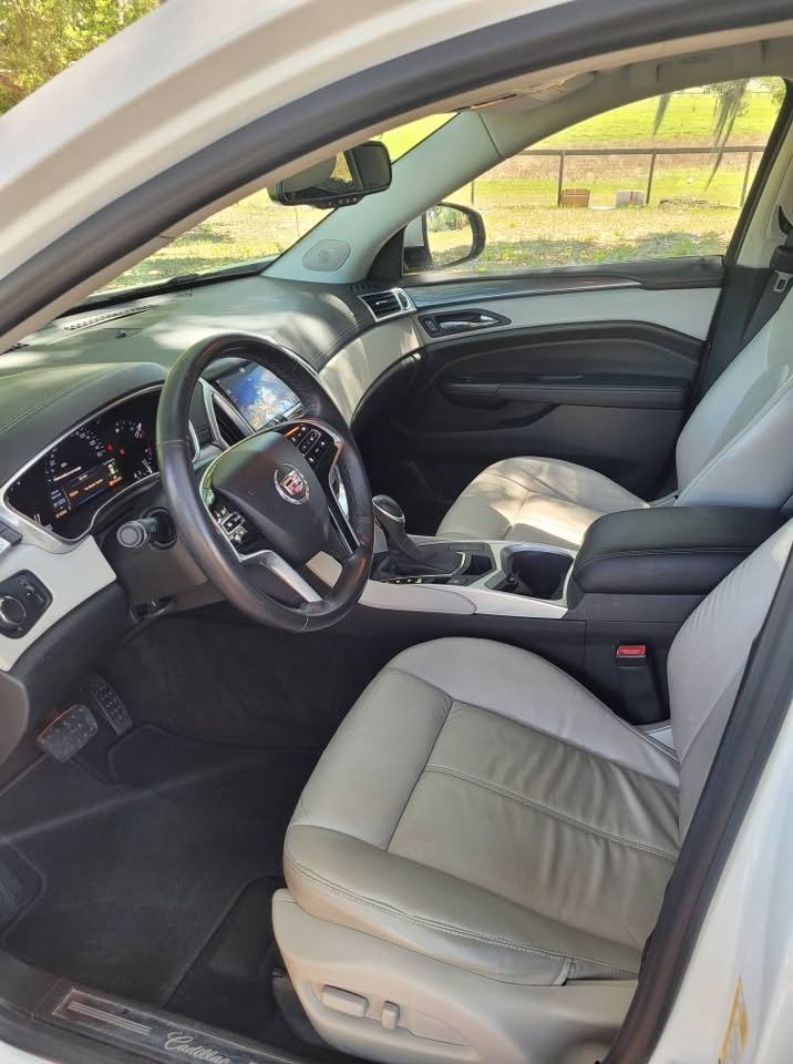 2014 Cadillac SRX photo