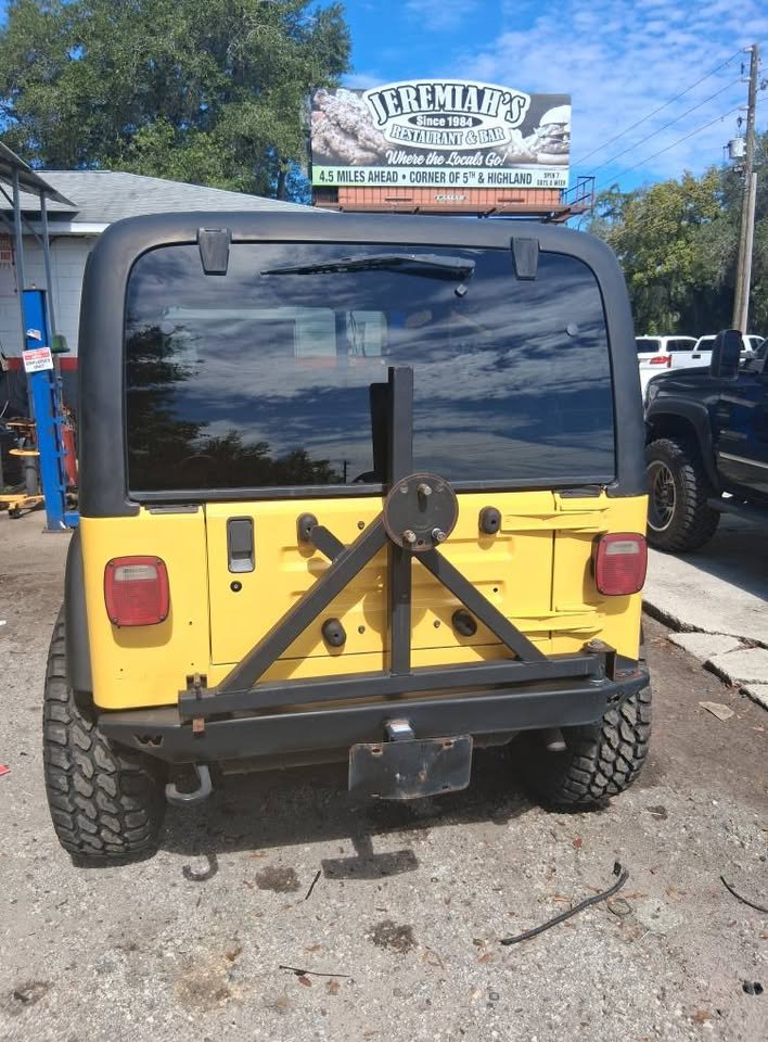 2000 Jeep Wrangler - $11,995