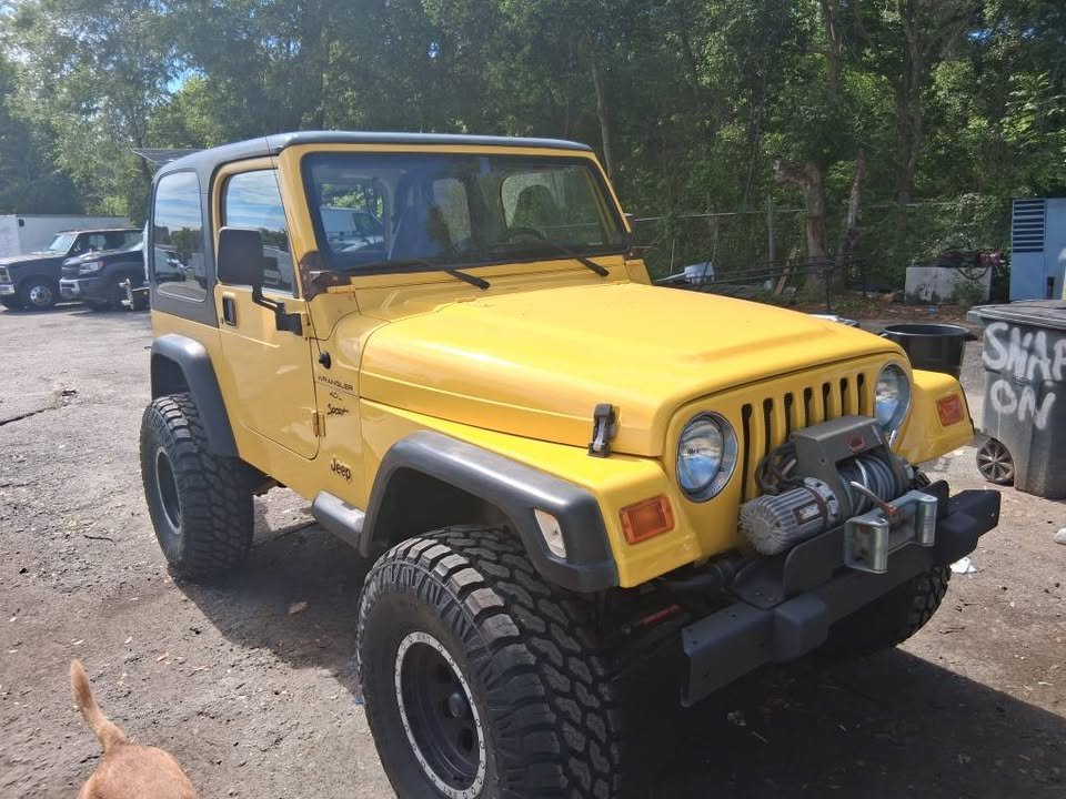 2000 Jeep Wrangler - $11,995