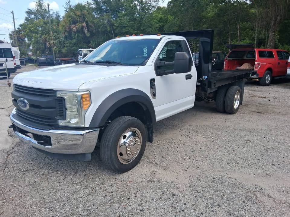 2017 Ford F-550 - $24,995