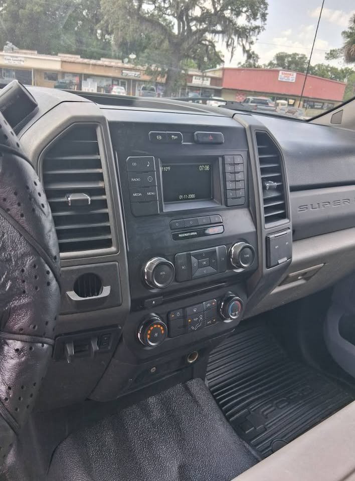 2017 Ford F-550 - $24,995