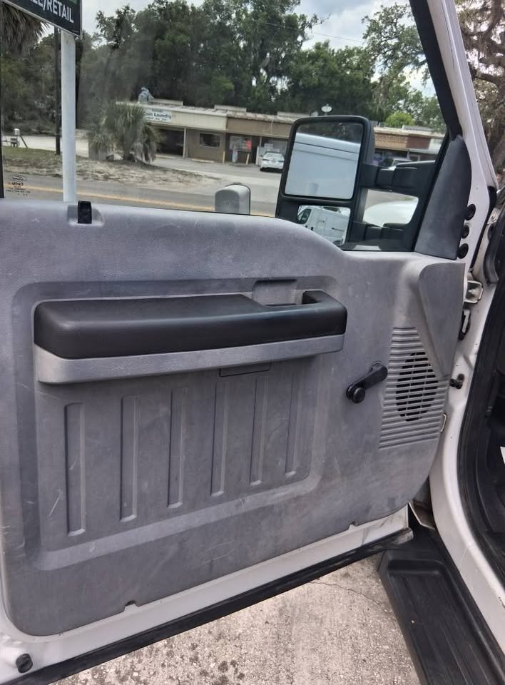2016 Ford F550 - $16,995