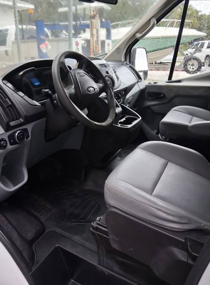2016 Ford T250 Vans - $16,995