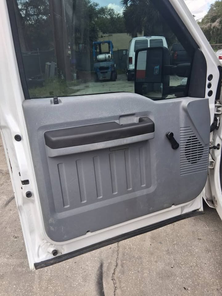 2014 Ford F-250 - $14,995