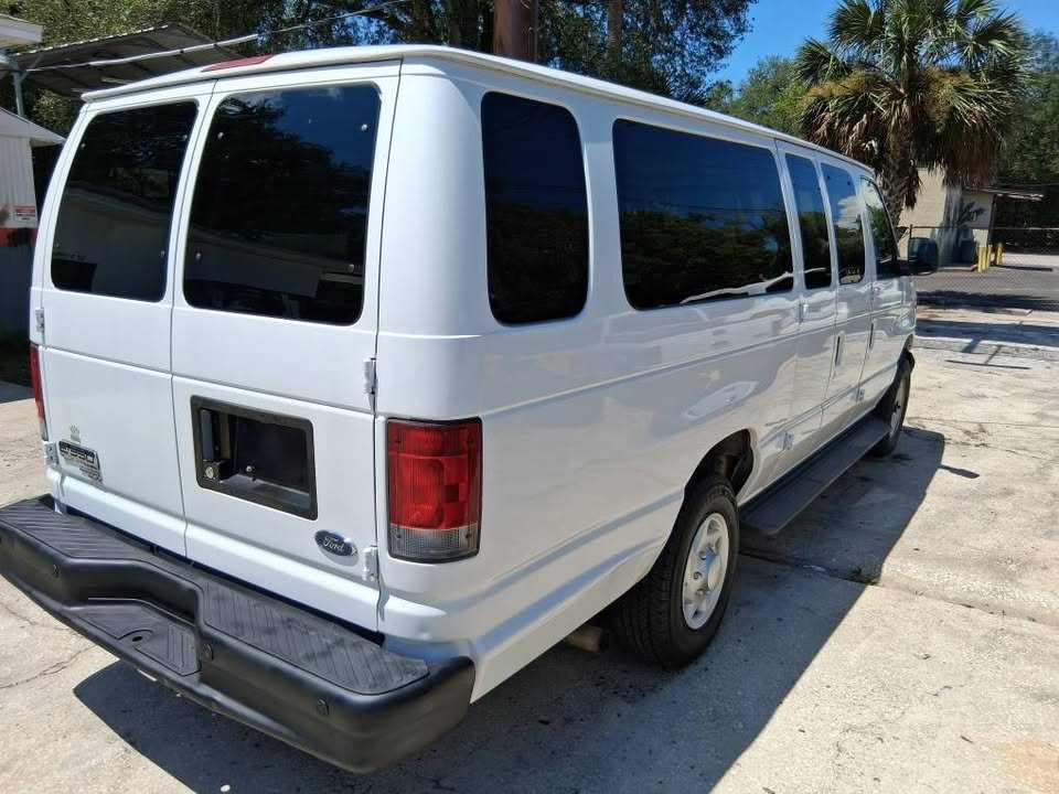 2007 Ford E-350 - $19,995