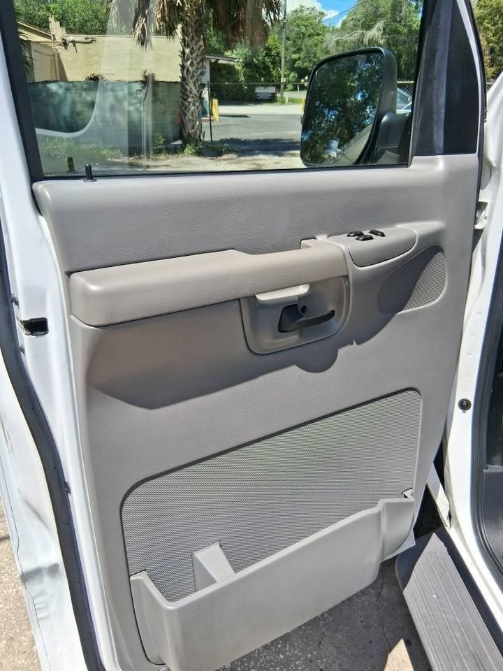 2007 Ford E-350 - $19,995
