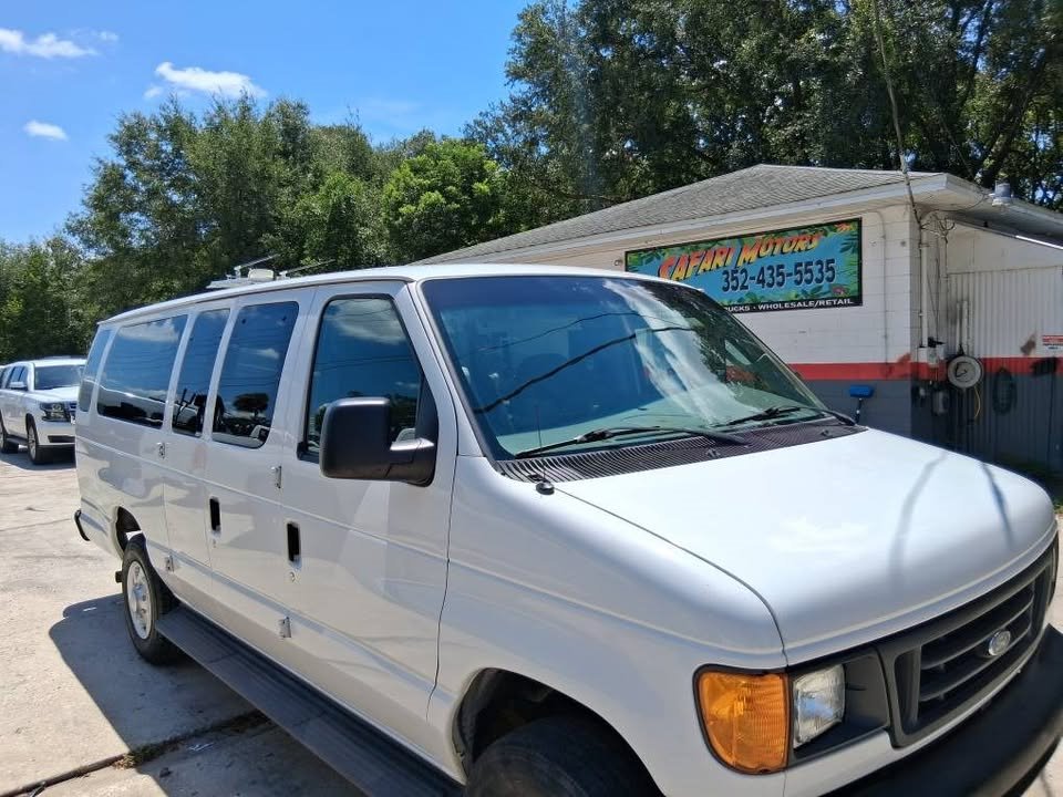 2007 Ford E-350 - $19,995