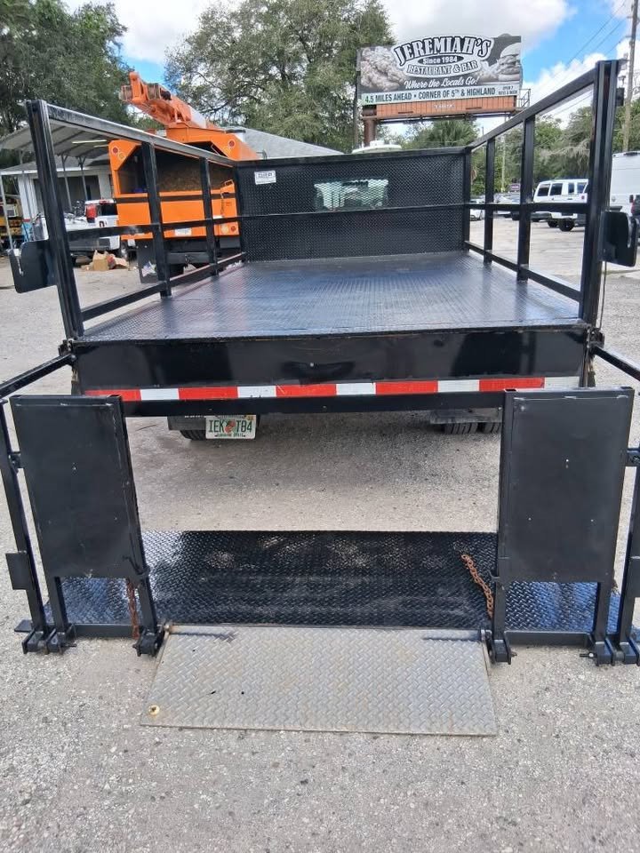 2013 Ford F-550 - $26,995