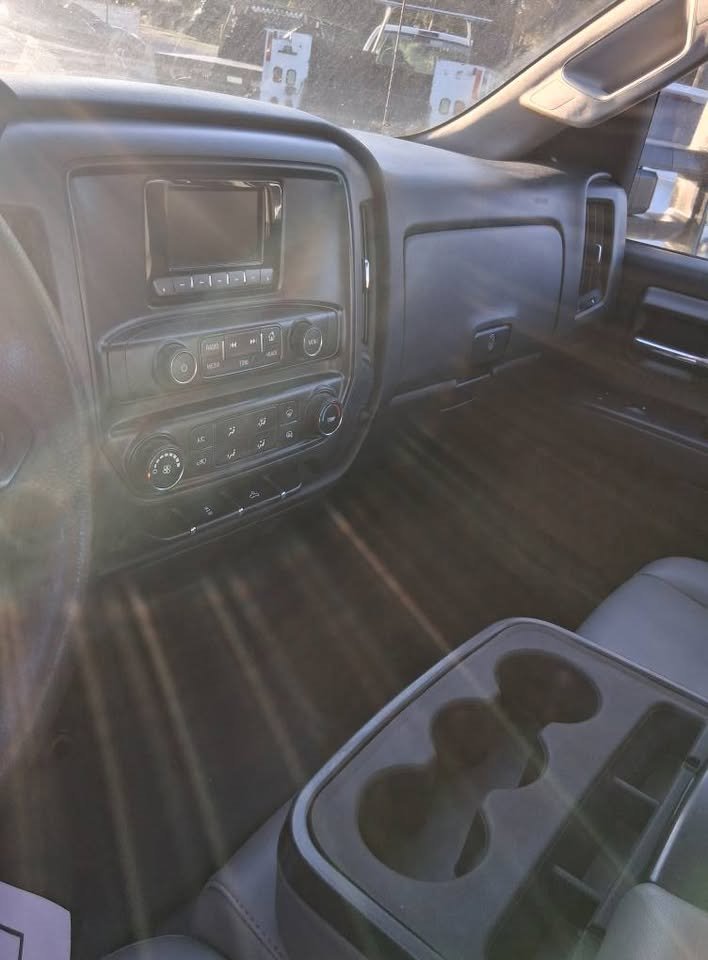 2015 Chevrolet Silverado - $25,995