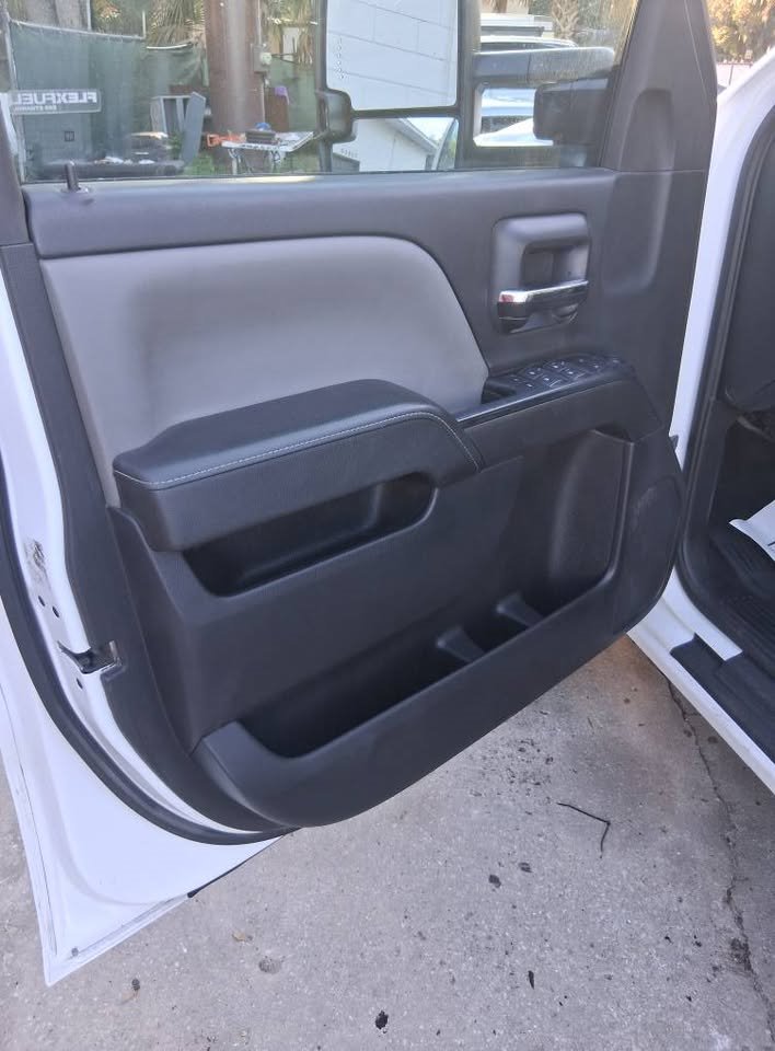 2015 Chevrolet Silverado - $25,995