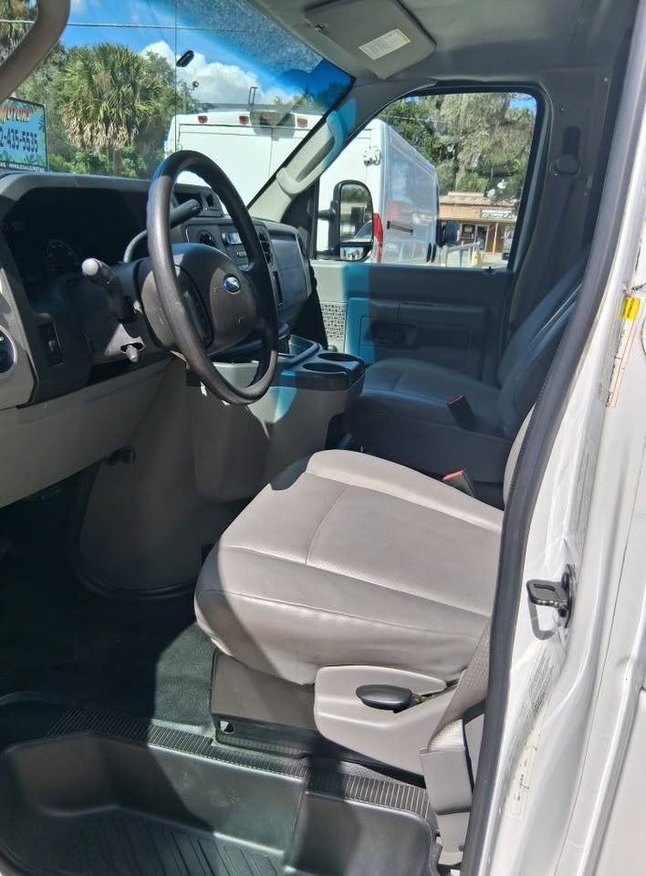 2017 Ford E-450 - $25,995