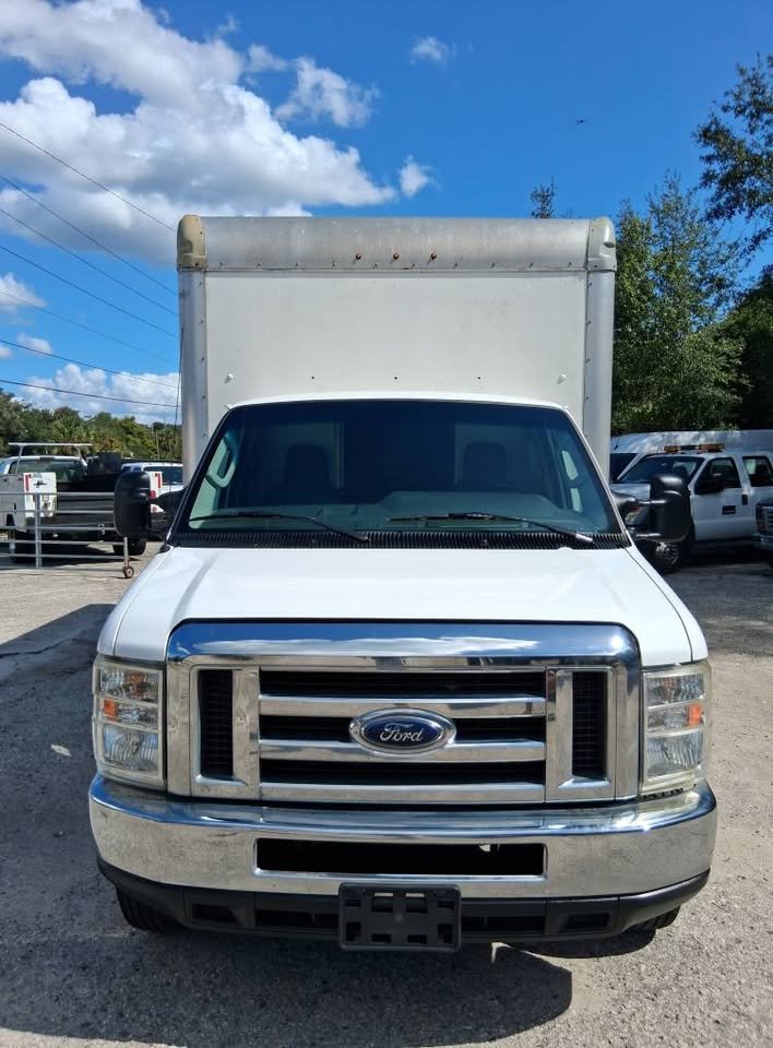 2017 Ford E-450 - $25,995