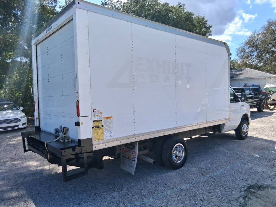 2017 Ford E-450 - $25,995