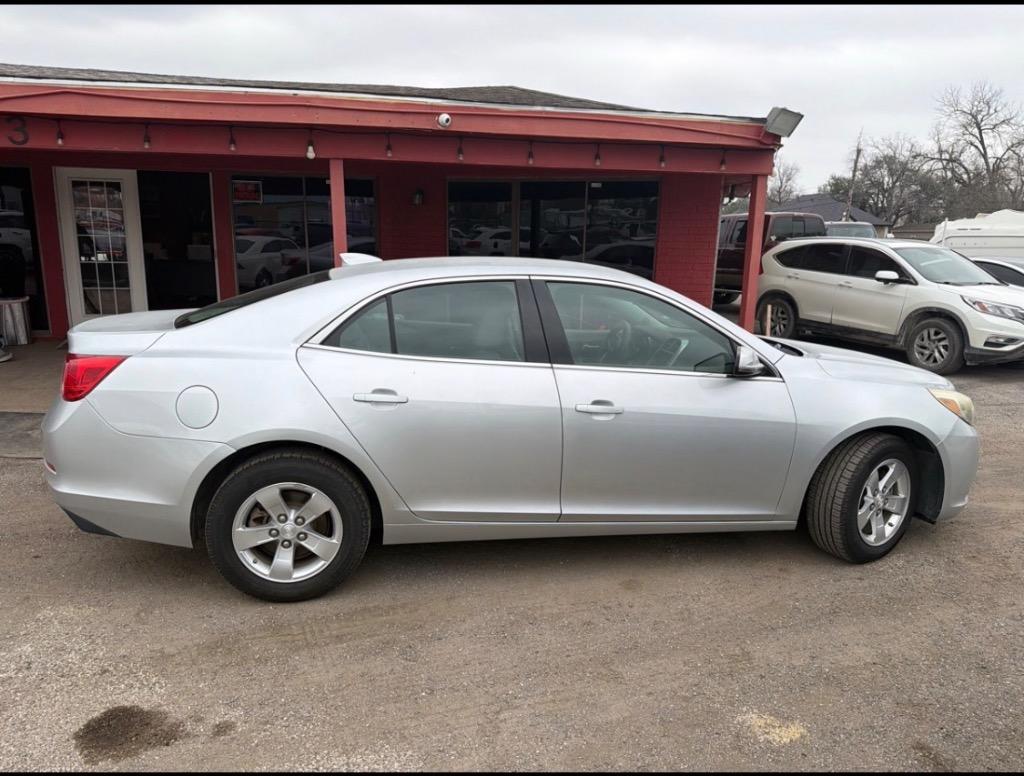 2016 Chevrolet Malibu - $9,975