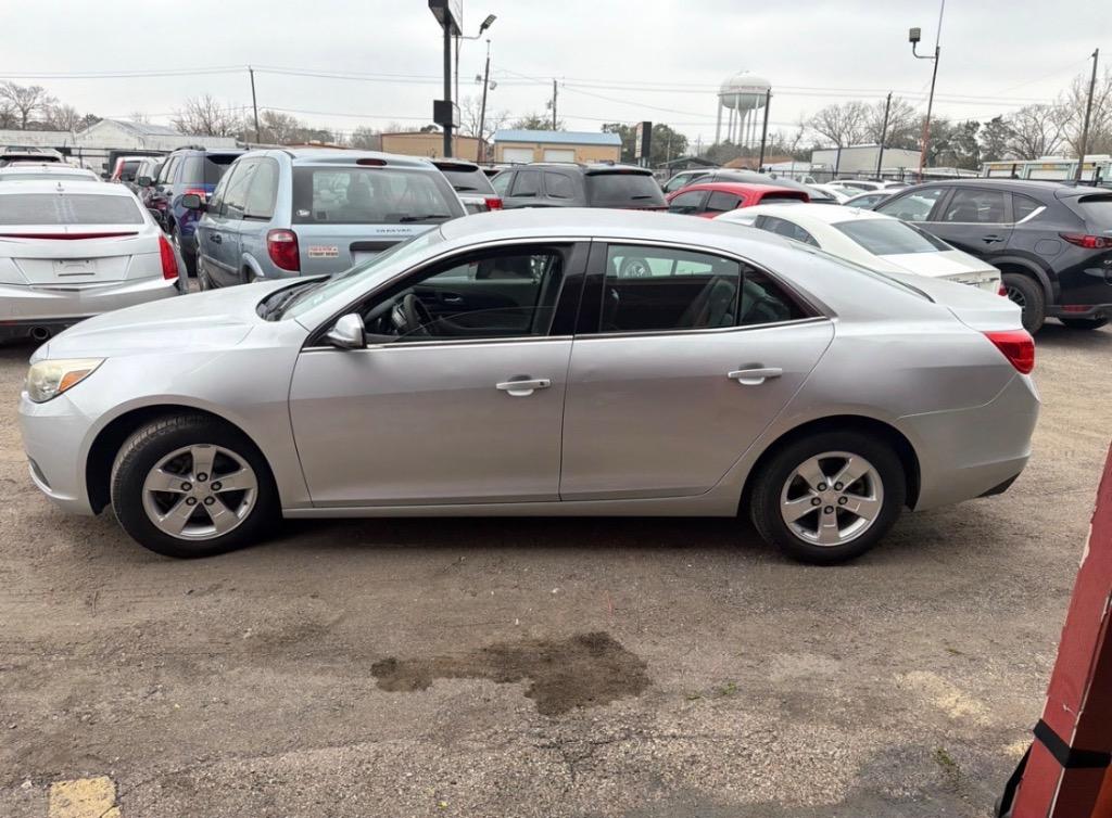 2016 Chevrolet Malibu - $9,975