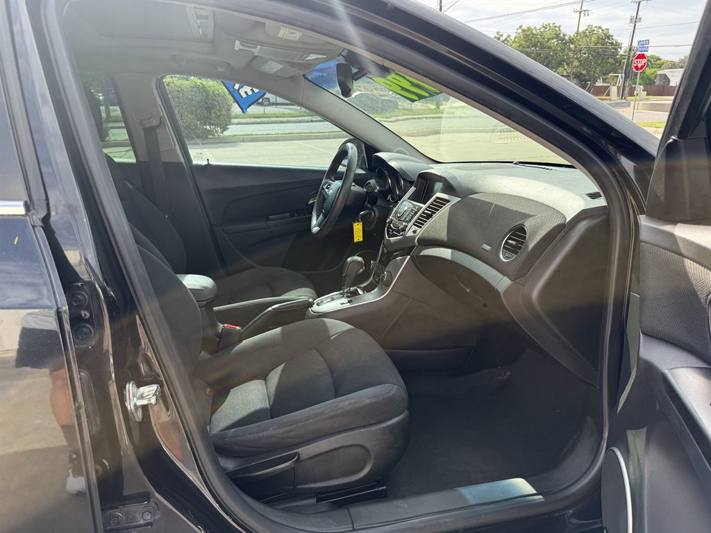 2016 Chevrolet Cruze - $7,500