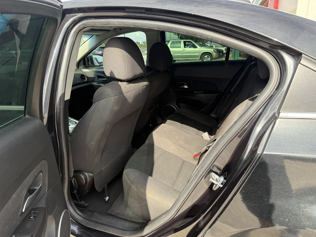 2016 Chevrolet Cruze - $7,500